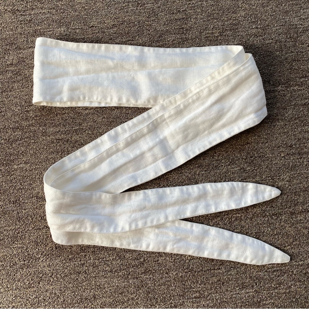 Elizabeth Suzann white linen belt, no flaws! 4.25"x 96"